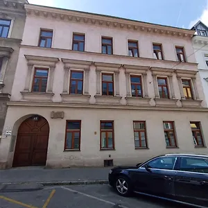 pias-gardenview.vienna-besthotels.com/